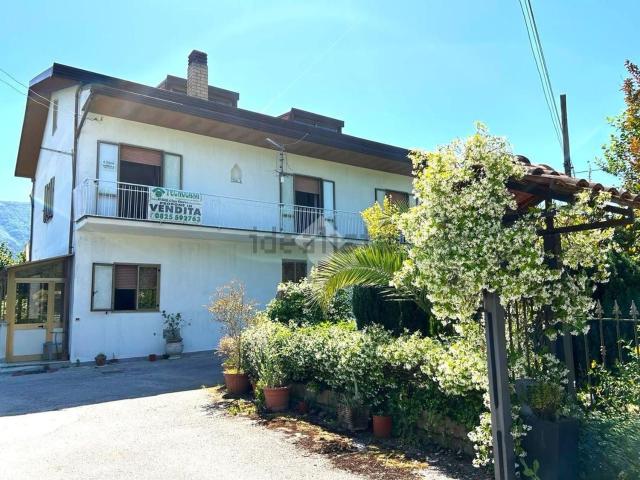 Appartamento in vendita di 150 m² in Via Taverna Ferriera, 33