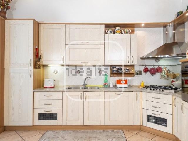 Appartamento in vendita di 150 m² in Via Telegono