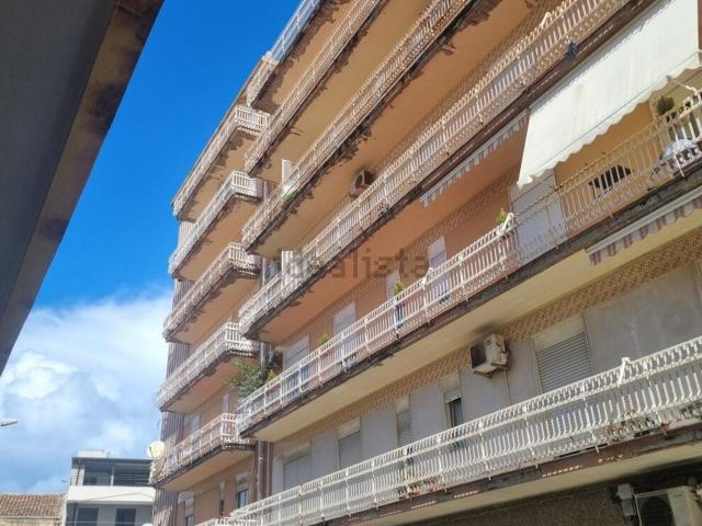 Appartamento in vendita di 150 m² in Via Tenente A. Genovese
