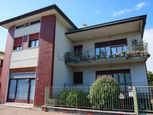 Appartamento in vendita di 150 m² in Via Trieste
