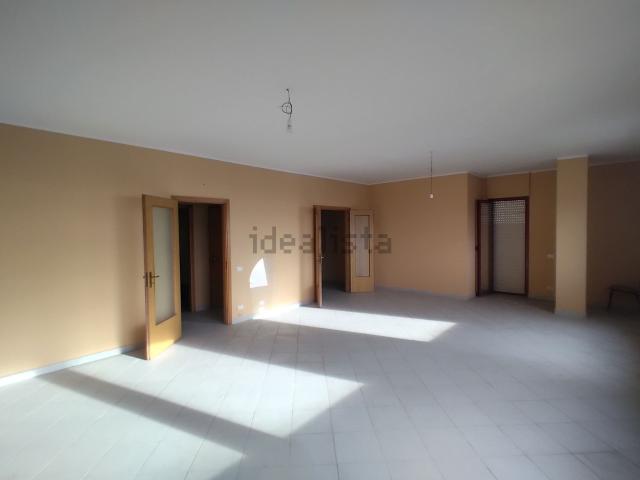 Appartamento in vendita di 150 m² in Via Umberto Zanotti Bianco