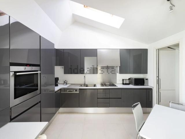 Appartamento in vendita di 150 m² in Via Unione, 22