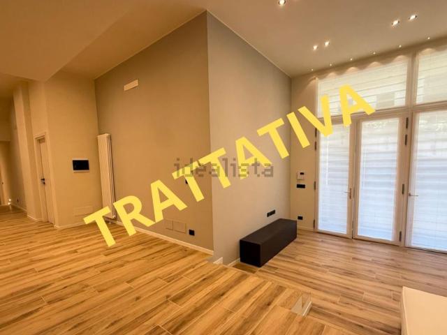 Appartamento in vendita di 150 m² in Via Ugo Foscolo, 4