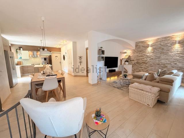 Appartamento in vendita di 150 m² in Via Valganna, 10