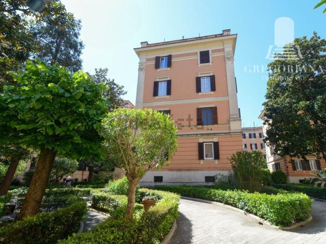Appartamento in vendita di 150 m² in Via Veio