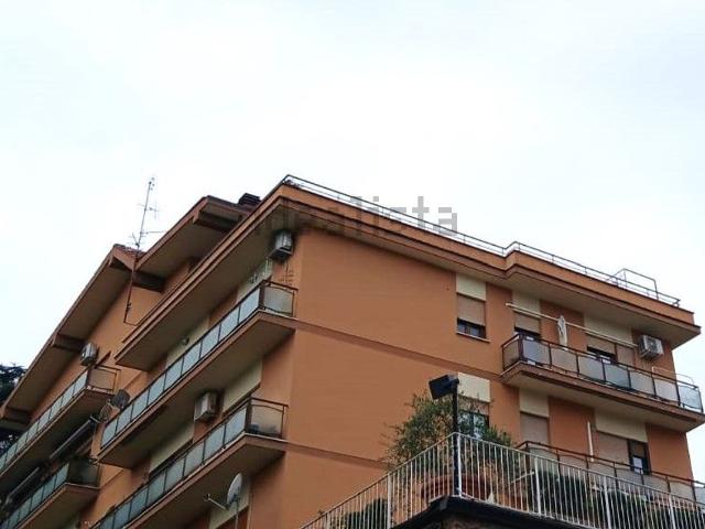 Appartamento in vendita di 150 m² in Via Virginia Vezzi