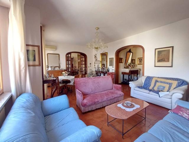 Appartamento in vendita di 150 m² in Viale Tica