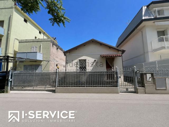 Appartamento in vendita di 150 m² in Viale Walter Ghelfi, 6