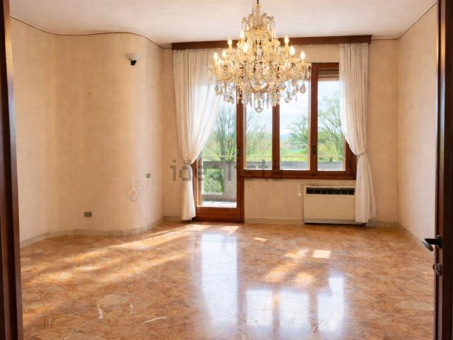 Appartamento in vendita di 150 m² in Viale Achille Grandi