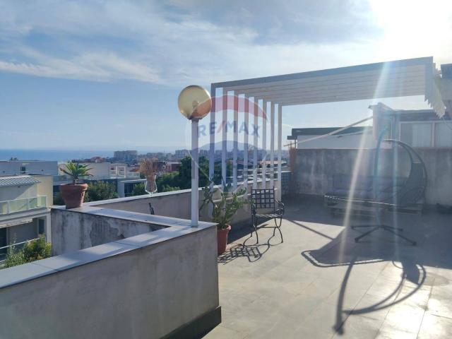 Appartamento in vendita di 150 m² in Viale Angelo Vasta, 4