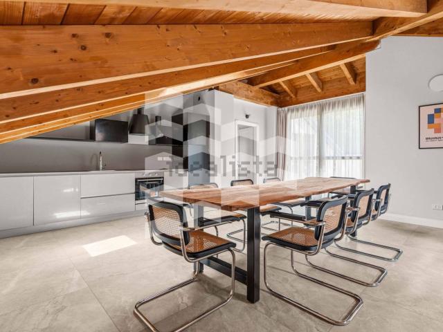 Appartamento in vendita di 150 m² in Viale Antonio Gramsci, 228