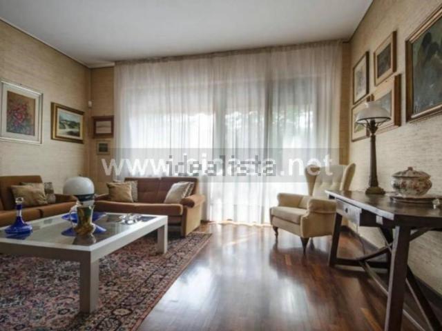 Appartamento in vendita di 150 m² in Viale Cesare Battisti, 72