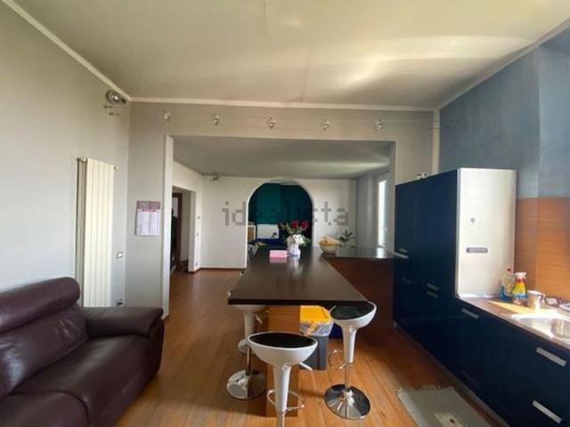 Appartamento in vendita di 150 m² in Viale Comasco Comaschi