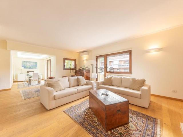 Appartamento in vendita di 150 m² in Viale Cortina d&apos Ampezzo