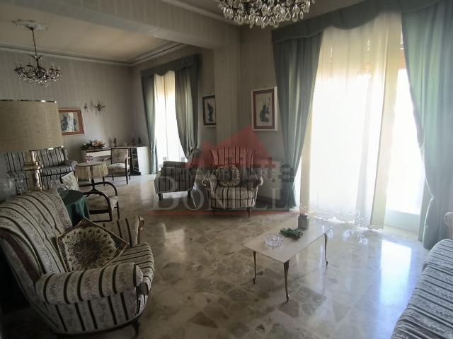 Appartamento in vendita di 150 m² in Viale Dante Alighieri