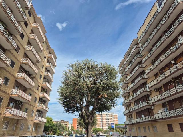 Appartamento in vendita di 150 m² in Viale de Laurentis Luigi