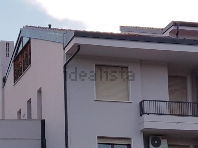 Appartamento in vendita di 150 m² in Viale degli Alpini, 11