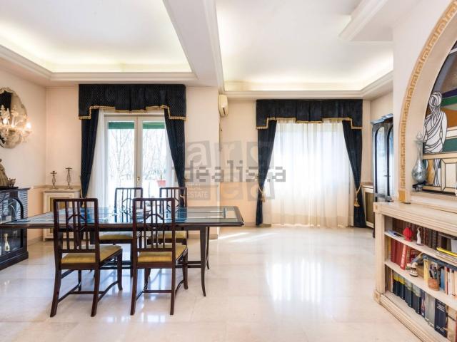 Appartamento in vendita di 150 m² in Viale dell&apos Aeronautica, 60