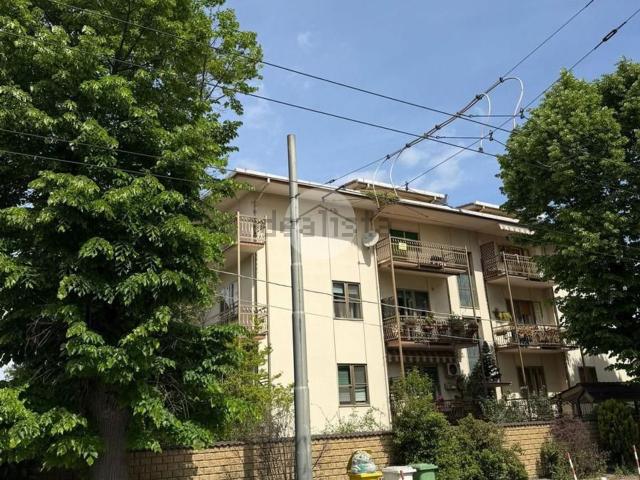 Appartamento in vendita di 150 m² in Viale della Unità D&apos Italia, 263