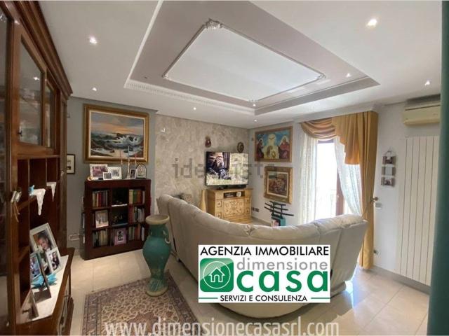 Appartamento in vendita di 150 m² in Viale della Rinascita, 16