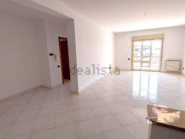 Appartamento in vendita di 150 m² in Viale delle Provincie, 127