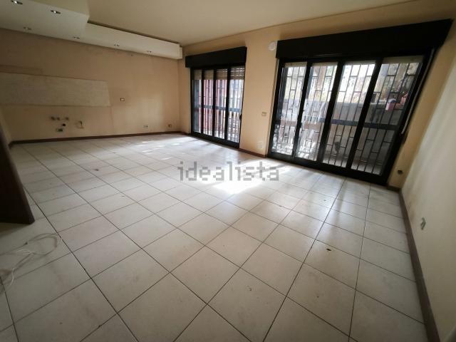 Appartamento in vendita di 150 m² in Viale Giuseppe Lainò