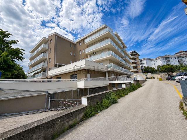 Appartamento in vendita di 150 m² in Viale Martiri della Libertà, 58