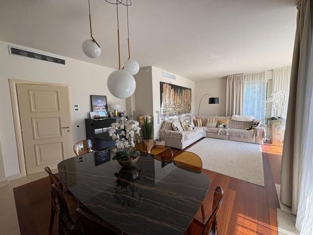 Appartamento in vendita di 150 m² in Viale Michelangelo Buonarroti, 161
