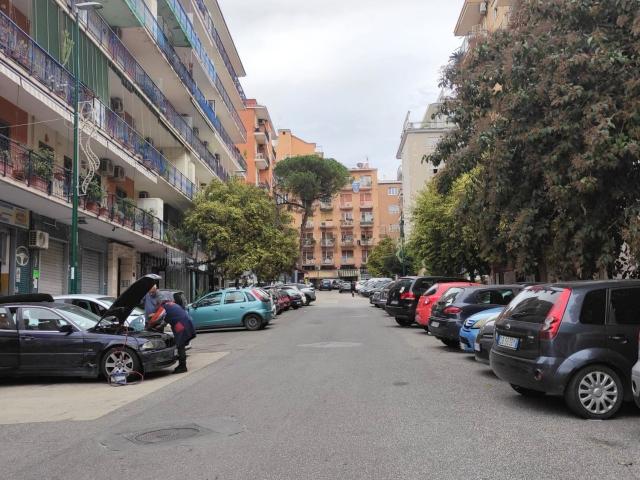 Appartamento in vendita di 150 m² in Viale Privato degli Astronauti, 4
