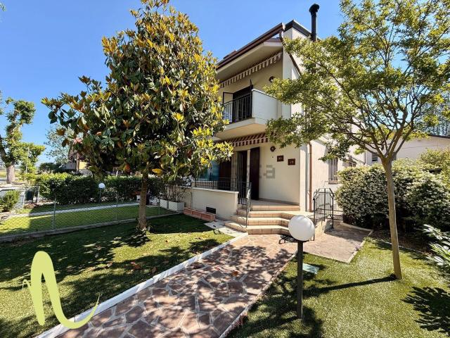 Appartamento in vendita di 150 m² in Viale Savio, 34