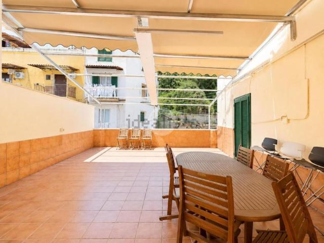Appartamento in vendita di 150 m² in Vico San Nicola alle Fontanelle, 15