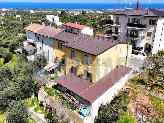 Appartamento in vendita di 150 m² in Contrada Lampa Patire, 73