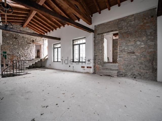 Appartamento in vendita di 150 m² in Corso Monte Ortigara, 46