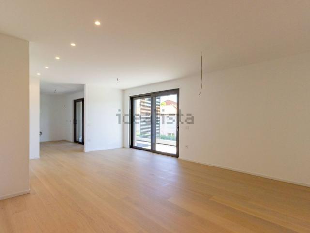 Appartamento in vendita di 150 m² in Largo C. Monteverdi, 9