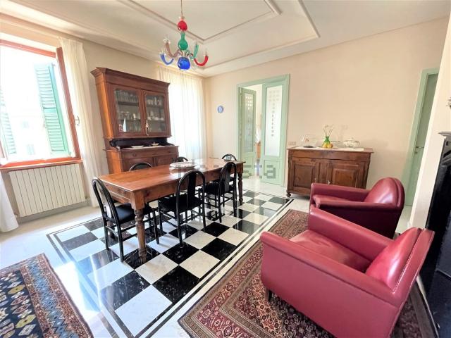 Appartamento in vendita di 150 m² in Piazza Cavour, 1