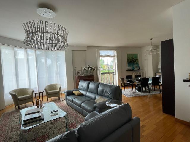 Appartamento in vendita di 150 m² in Piazza Carbonari, 12