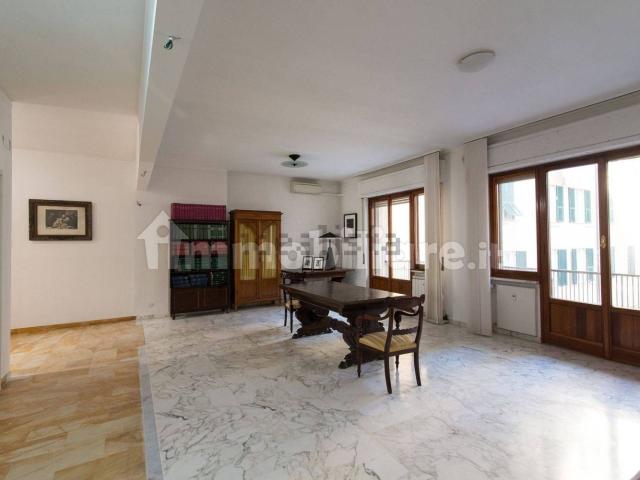 Appartamento in vendita di 150 m² in Piazza Galeazzo Alessi