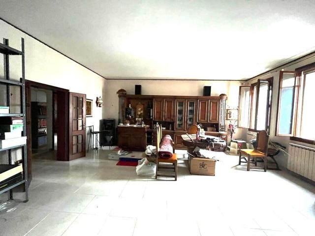 Appartamento in vendita di 150 m² in Piazza Garibaldi