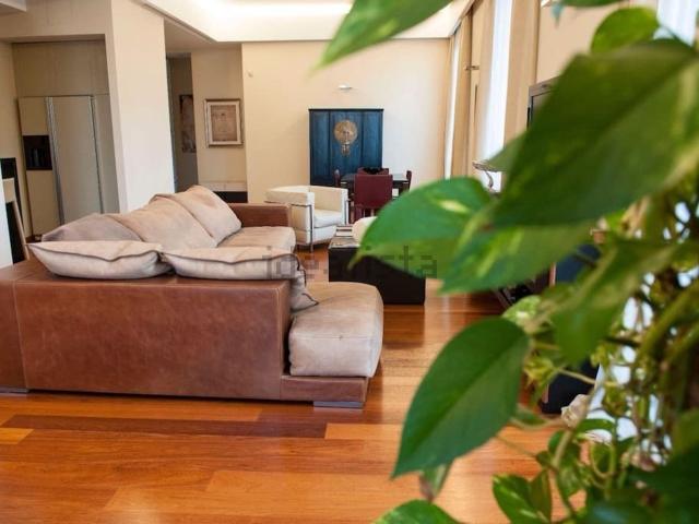 Appartamento in vendita di 150 m² in Piazza del Lago
