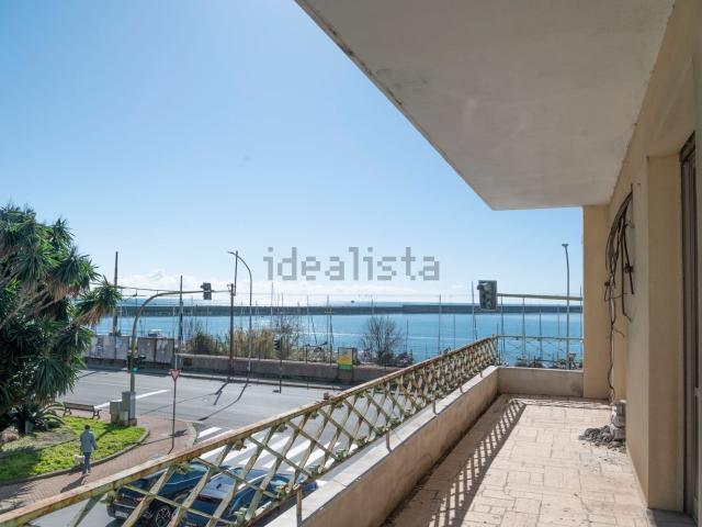 Appartamento in vendita di 150 m² in Piazza Lido di Pegli