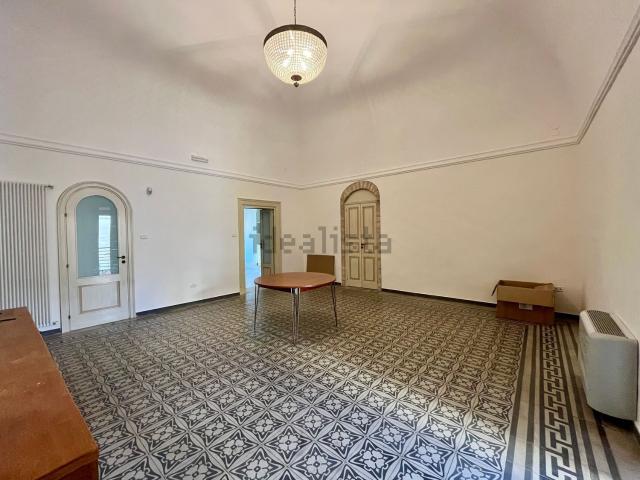 Appartamento in vendita di 150 m² in Piazza Umberto I, 7