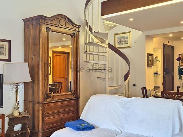 Appartamento in vendita di 150 m² in Piazza Ugo da Como