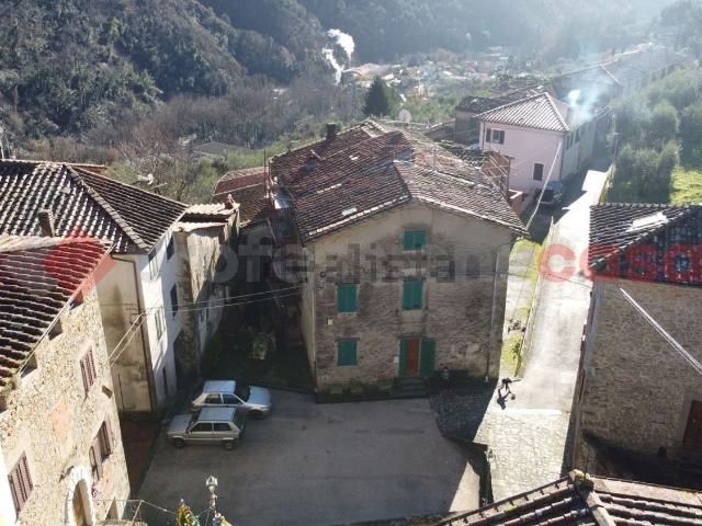 Appartamento in vendita di 150 m² in Strada Comunale di Guzzano, 3
