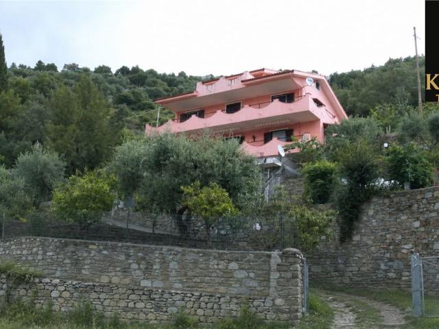 Appartamento in vendita di 150 m² in Strada A. San Pietro, 174