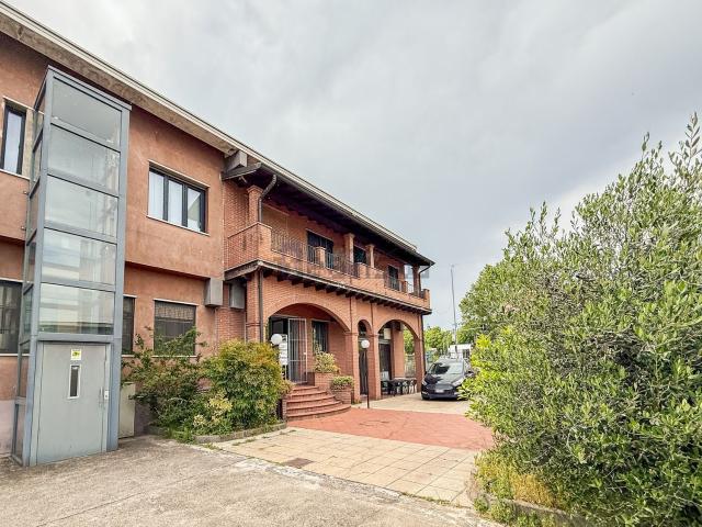 Appartamento in vendita di 150 m² in Strada del Civesio, 3