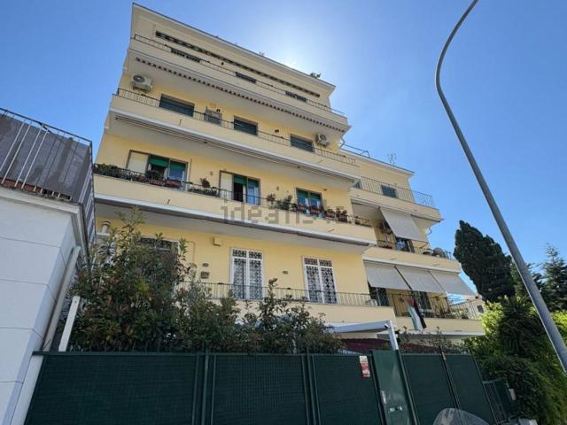 Appartamento in vendita di 151 m² in Via Cino da Pistoia