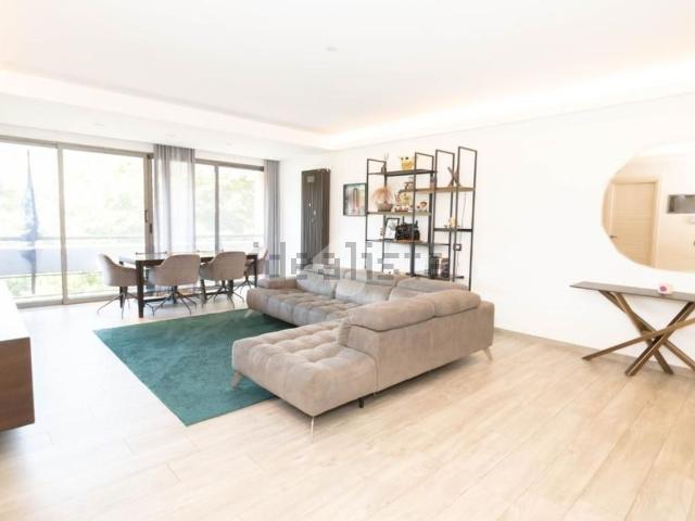 Appartamento in vendita di 151 m² in Via Cristoforo Colombo, 3