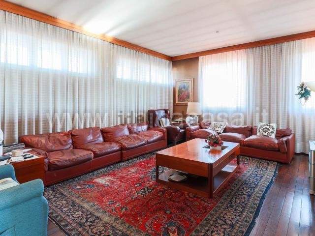 Appartamento in vendita di 151 m² in Via dei Chiosi, 2
