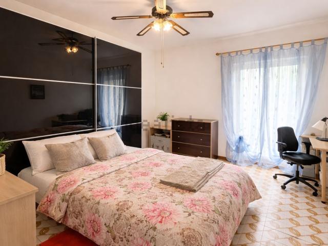 Appartamento in vendita di 151 m² in Via della Costellazione, 16