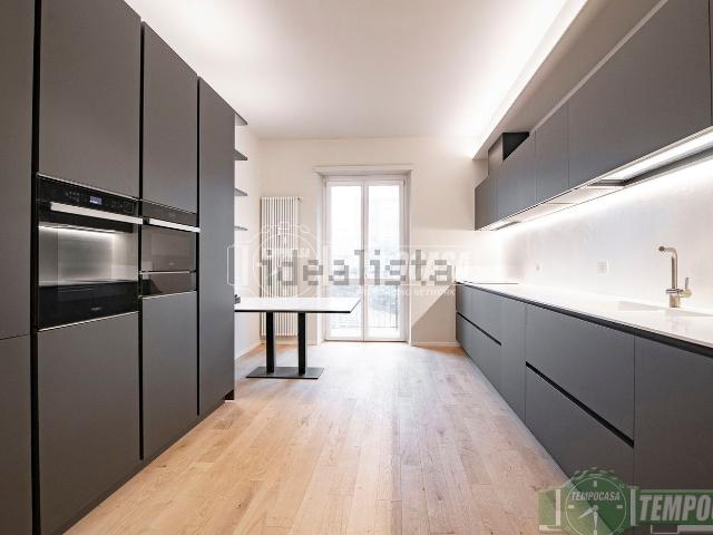Appartamento in vendita di 151 m² in Via Francesco Baracca, 14